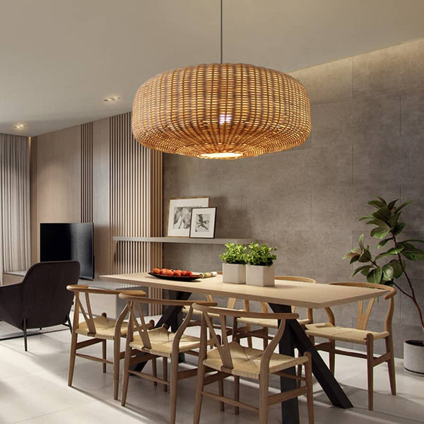 Geflochtene Rattan Pendelleuchte im Landhausstil